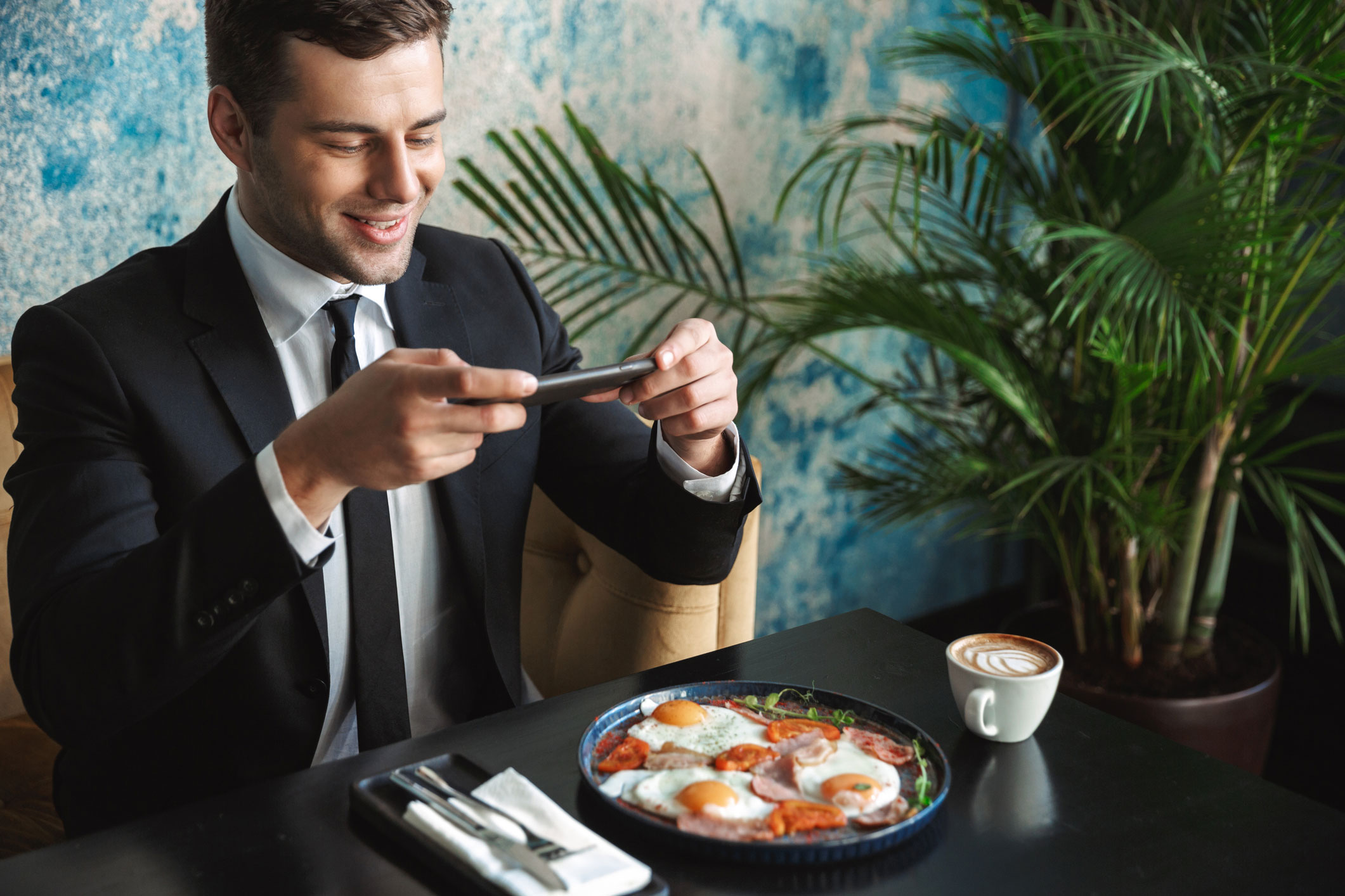 simplify your dieting with a keto food tracker